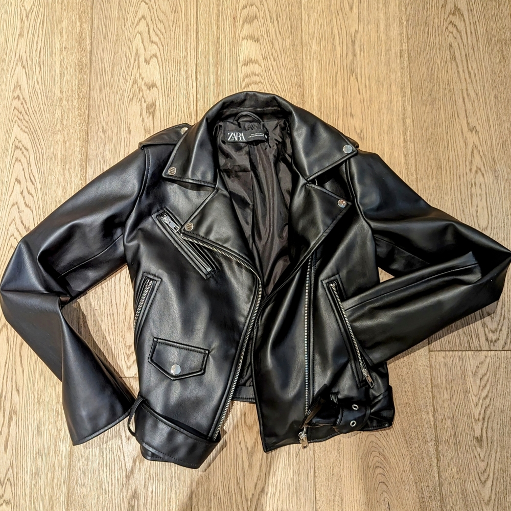 Zara faux leather biker jacket in pristine condition!